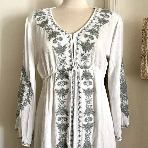 R. Vivimos / High~Low Embroidered Dress / Boho - Picture 4 of 16